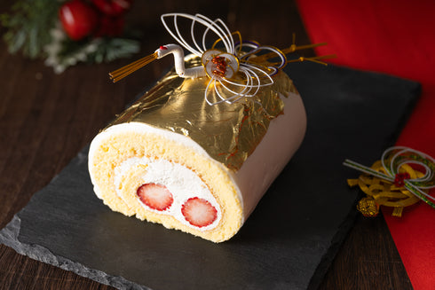 金運上昇 金箔ロール(あまおう苺のスフレロール)【12cm】